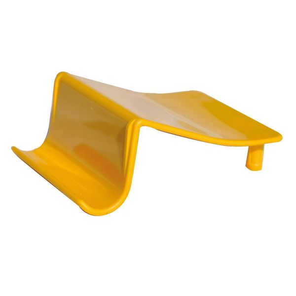 Spona zámku nádrže