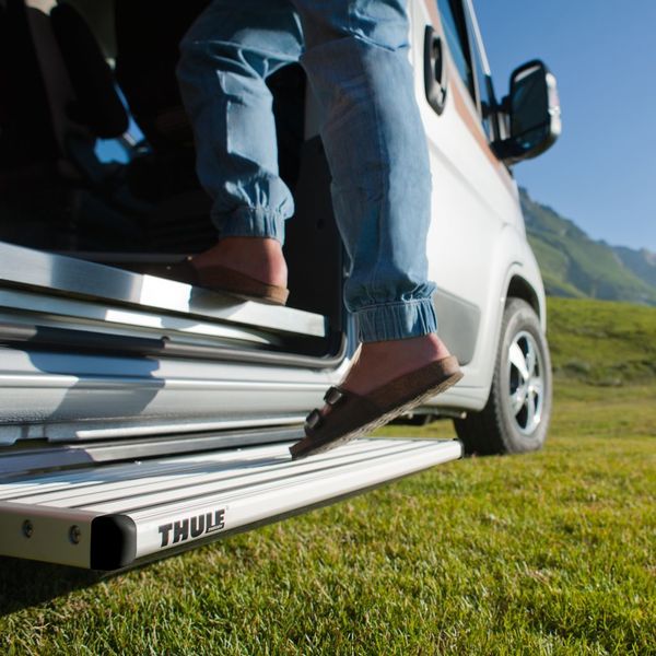 Výsuvný schodík pre obytné vozidlá a karavany Thule Single Step V15, Electric, 12 Volt, 460 Aluminium