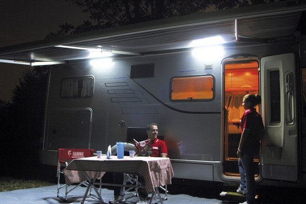 LED osvetlenie pod markízu