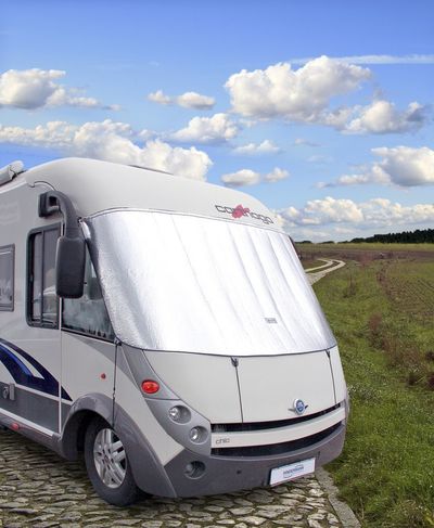 Univerzálna izolácia čelného skla