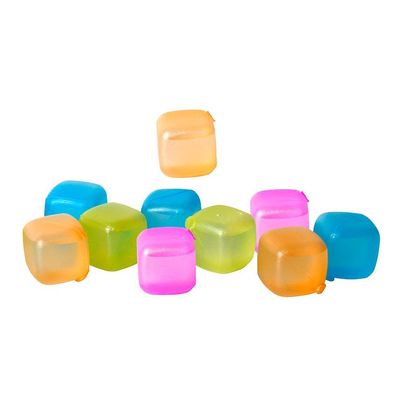 Plastové kocky ľadu